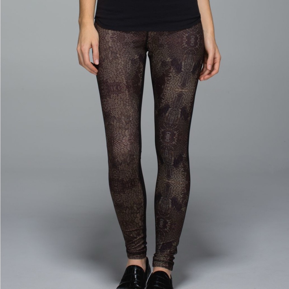 Lululemon Wunder Under Pant *Full-On Luon
Golden Godess Cashew Multi / Black